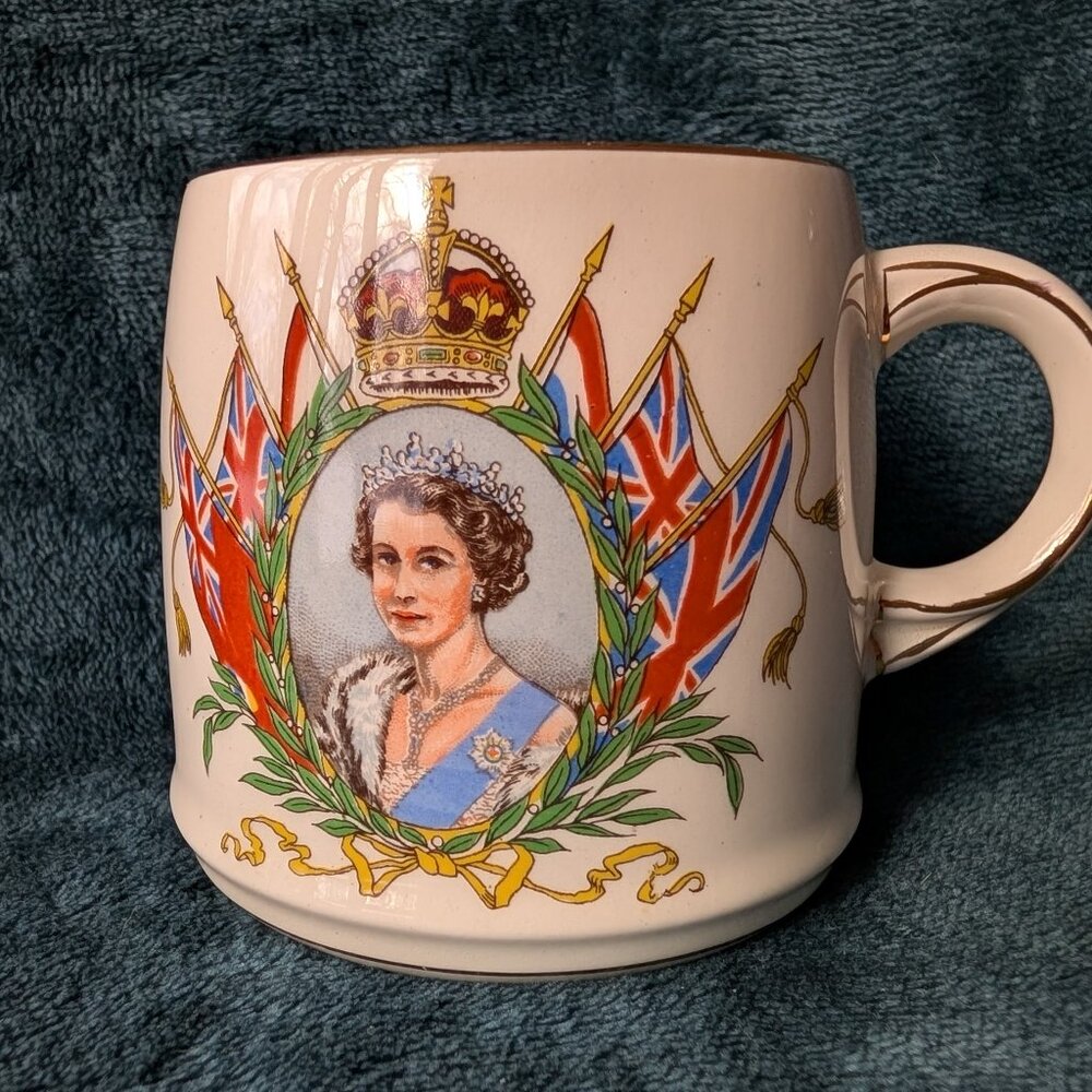 ~Vintage~Queen Elizabeth II CORORNATION Mug-1953